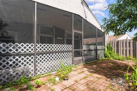 Villa ou maison à vendre à Sunrise, Floride: 3 chambres, 97.55 m2 № 2012040 - photo 20