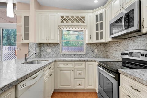 Villa ou maison à vendre à Sunrise, Floride: 3 chambres, 97.55 m2 № 2012040 - photo 9