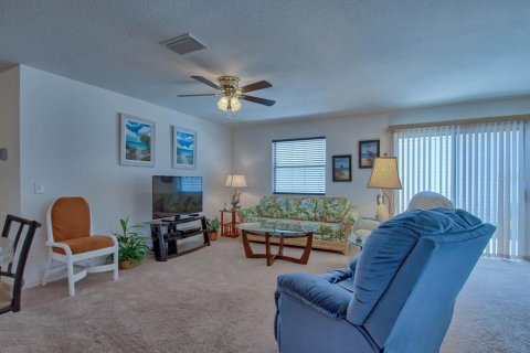 Casa en alquiler en The Villages, Florida, 2 dormitorios, 107.4 m2 № 1832207 - foto 10