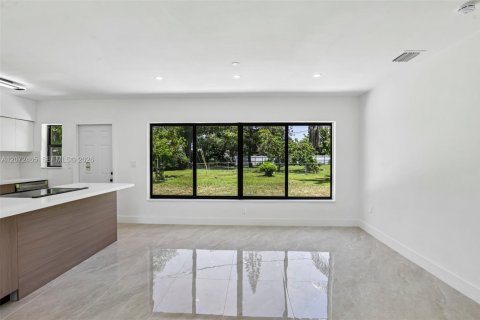 Casa en venta en Miami Gardens, Florida, 3 dormitorios, 110.74 m2 № 2317123 - foto 15