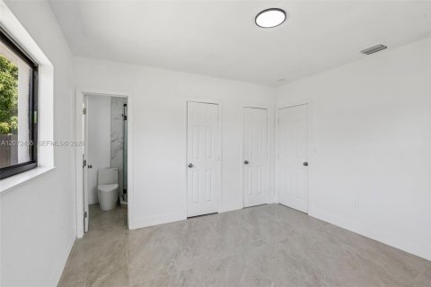 Casa en venta en Miami Gardens, Florida, 3 dormitorios, 110.74 m2 № 2317123 - foto 21
