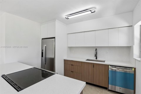 Casa en venta en Miami Gardens, Florida, 3 dormitorios, 110.74 m2 № 2317123 - foto 19
