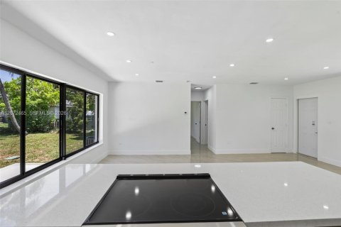 Casa en venta en Miami Gardens, Florida, 3 dormitorios, 110.74 m2 № 2317123 - foto 18