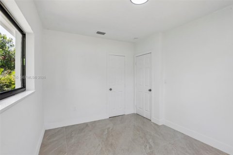 Casa en venta en Miami Gardens, Florida, 3 dormitorios, 110.74 m2 № 2317123 - foto 29
