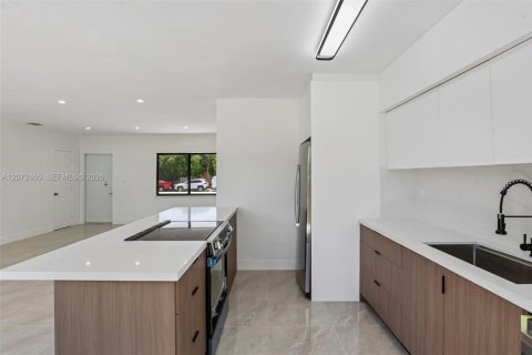 Casa en venta en Miami Gardens, Florida, 3 dormitorios, 110.74 m2 № 2317123 - foto 17