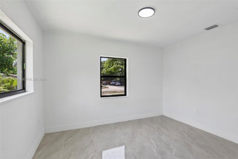 Casa en venta en Miami Gardens, Florida, 3 dormitorios, 110.74 m2 № 2317123 - foto 28
