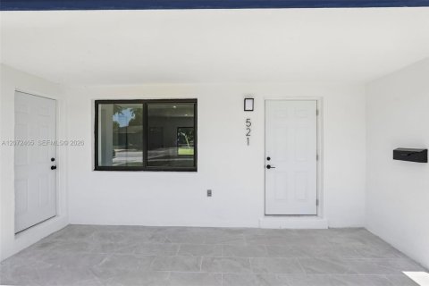 Casa en venta en Miami Gardens, Florida, 3 dormitorios, 110.74 m2 № 2317123 - foto 7