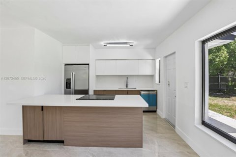 Casa en venta en Miami Gardens, Florida, 3 dormitorios, 110.74 m2 № 2317123 - foto 16