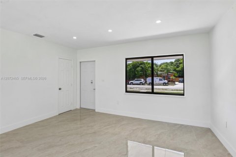 Casa en venta en Miami Gardens, Florida, 3 dormitorios, 110.74 m2 № 2317123 - foto 10