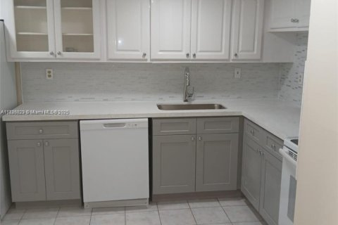 Купить кондоминиум в Лодерхилл, Флорида 3 спальни, 143.07м2, № 1933520 - фото 6