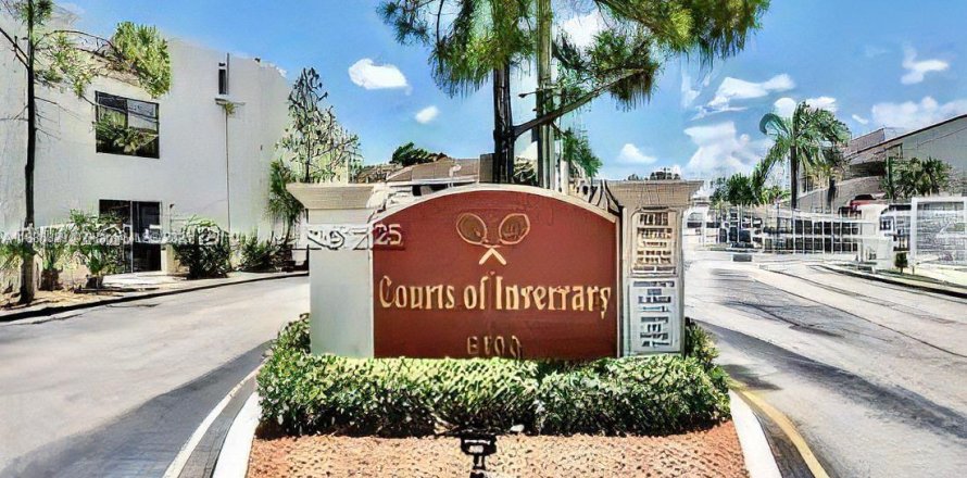 Condominio en Lauderhill, Florida, 3 dormitorios № 1933520