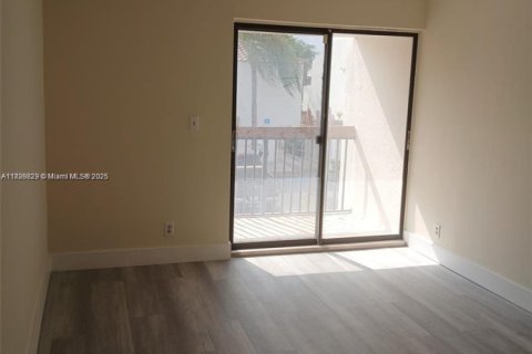 Купить кондоминиум в Лодерхилл, Флорида 3 спальни, 143.07м2, № 1933520 - фото 13