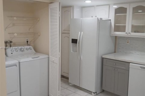 Купить кондоминиум в Лодерхилл, Флорида 3 спальни, 143.07м2, № 1933520 - фото 4