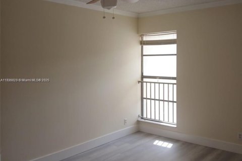 Купить кондоминиум в Лодерхилл, Флорида 3 спальни, 143.07м2, № 1933520 - фото 11