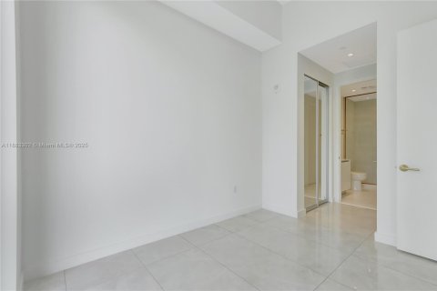 Copropriété à louer à Miami, Floride: 2 chambres, 81.29 m2 № 1946619 - photo 24