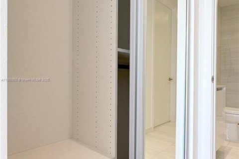 Copropriété à louer à Miami, Floride: 2 chambres, 81.29 m2 № 1946619 - photo 27