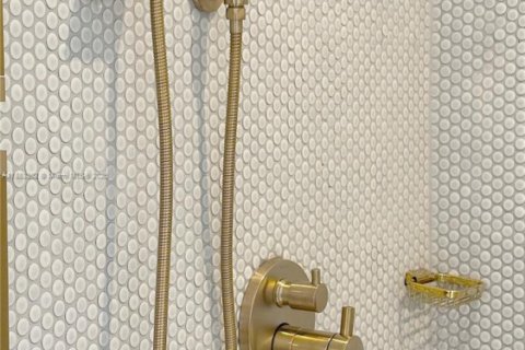 Copropriété à louer à Miami, Floride: 2 chambres, 81.29 m2 № 1946619 - photo 17