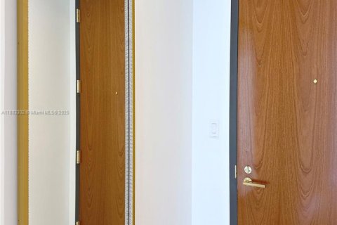 Copropriété à louer à Miami, Floride: 2 chambres, 81.29 m2 № 1946619 - photo 8