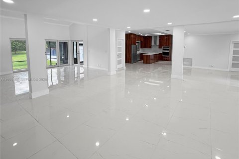 Villa ou maison à vendre à Davie, Floride: 5 chambres, 445.65 m2 № 2256405 - photo 6