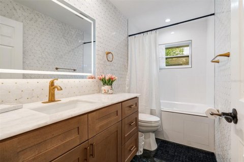 Casa en venta en Sarasota, Florida, 3 dormitorios, 185.62 m2 № 2412734 - foto 19