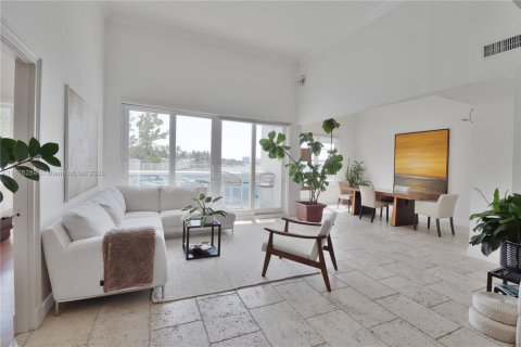 Condo in Miami Beach, Florida, 2 bedrooms  № 1935087 - photo 5