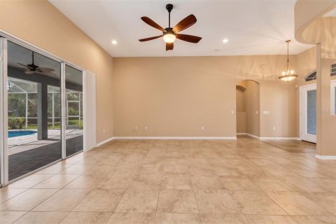 Casa en venta en Port Charlotte, Florida, 3 dormitorios, 206.24 m2 № 2323031 - foto 10