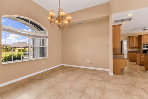 Casa en venta en Port Charlotte, Florida, 3 dormitorios, 206.24 m2 № 2323031 - foto 12