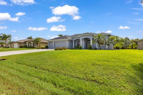 Casa en venta en Port Charlotte, Florida, 3 dormitorios, 206.24 m2 № 2323031 - foto 4