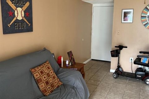 Copropriété à louer à Saint Petersburg, Floride: 1 chambre, 63.17 m2 № 2406484 - photo 7