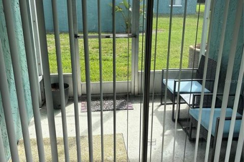 Copropriété à louer à Saint Petersburg, Floride: 1 chambre, 63.17 m2 № 2406484 - photo 14