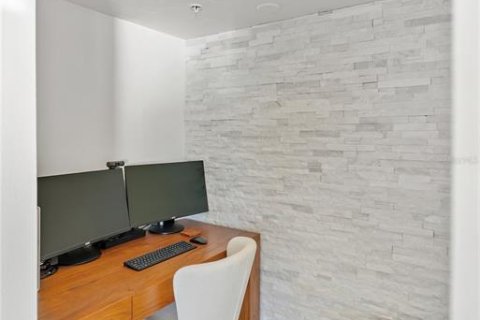 Condo in Sarasota, Florida, 3 bedrooms № 2155698 - photo 22