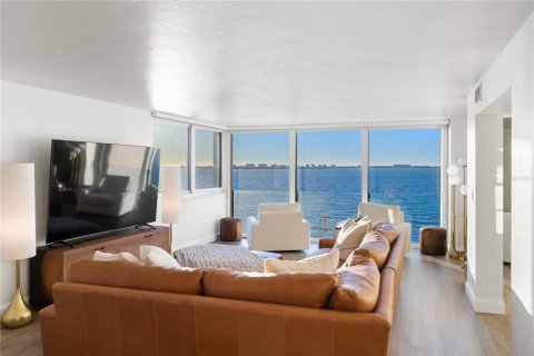 Condo in Sarasota, Florida, 3 bedrooms № 2155698 - photo 5