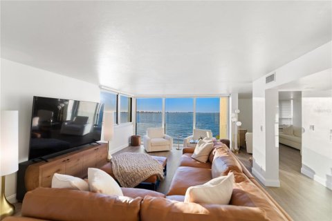 Condo in Sarasota, Florida, 3 bedrooms № 2155698 - photo 4