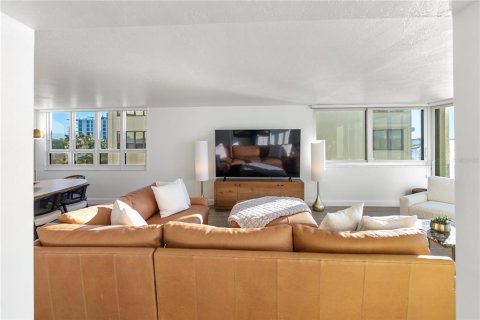 Condo in Sarasota, Florida, 3 bedrooms № 2155698 - photo 17