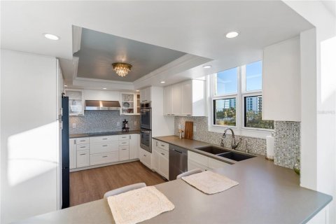 Condo in Sarasota, Florida, 3 bedrooms № 2155698 - photo 8