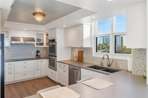 Condo in Sarasota, Florida, 3 bedrooms № 2155698 - photo 9