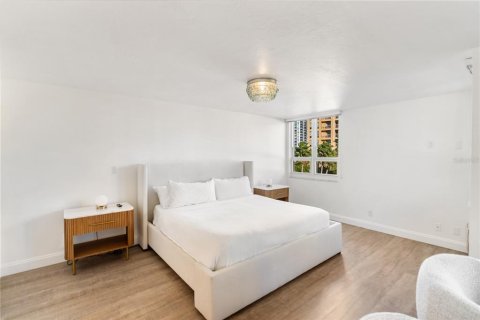 Condo in Sarasota, Florida, 3 bedrooms № 2155698 - photo 29