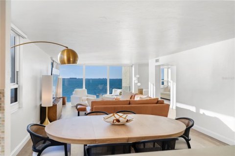 Condo in Sarasota, Florida, 3 bedrooms № 2155698 - photo 6