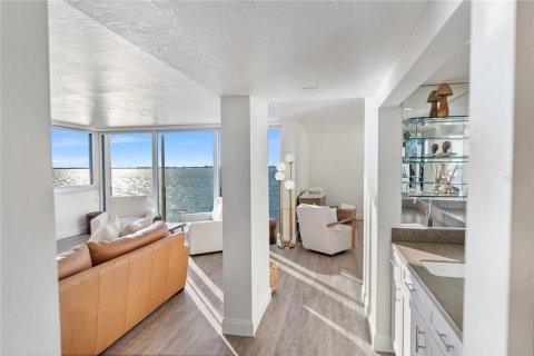 Condo in Sarasota, Florida, 3 bedrooms № 2155698 - photo 18