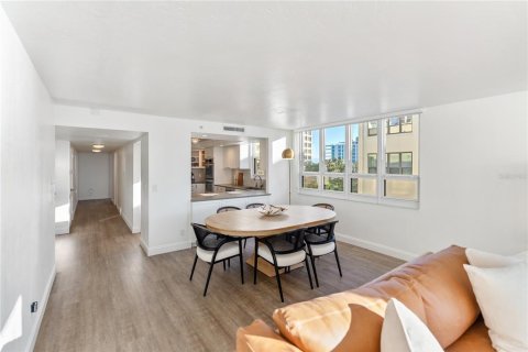 Condo in Sarasota, Florida, 3 bedrooms № 2155698 - photo 16