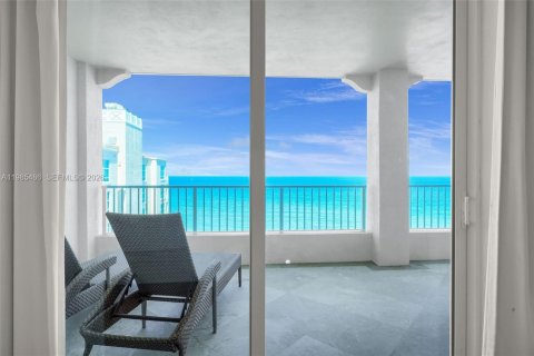 Condo in Highland Beach, Florida, 2 bedrooms  № 2050605 - photo 20