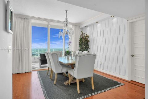 Condo in Highland Beach, Florida, 2 bedrooms  № 2050605 - photo 22