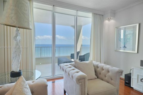 Condo in Highland Beach, Florida, 2 bedrooms  № 2050605 - photo 7