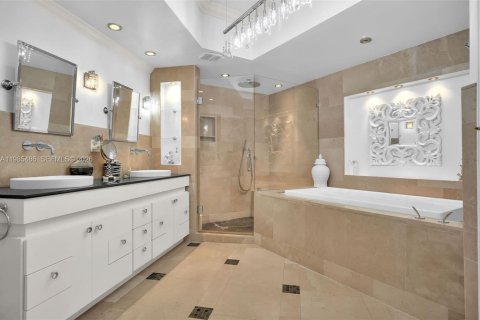 Condo in Highland Beach, Florida, 2 bedrooms  № 2050605 - photo 29