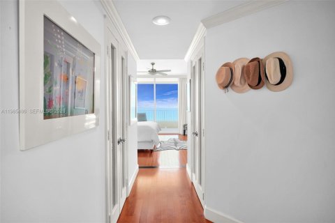 Condo in Highland Beach, Florida, 2 bedrooms  № 2050605 - photo 28