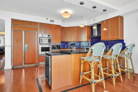 Condo in Highland Beach, Florida, 2 bedrooms  № 2050605 - photo 5