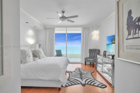 Condo in Highland Beach, Florida, 2 bedrooms  № 2050605 - photo 26
