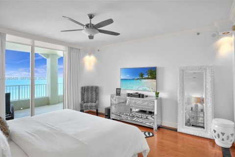 Condo in Highland Beach, Florida, 2 bedrooms  № 2050605 - photo 9