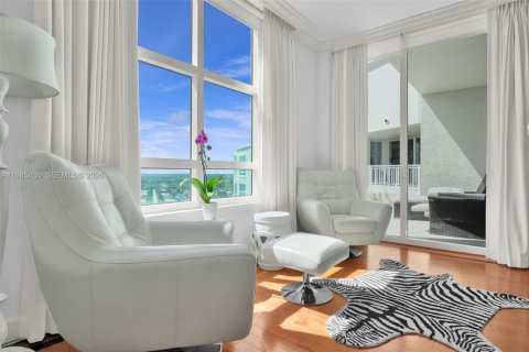 Condo in Highland Beach, Florida, 2 bedrooms  № 2050605 - photo 16