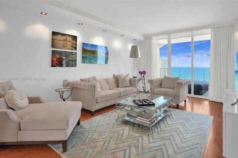 Condo in Highland Beach, Florida, 2 bedrooms  № 2050605 - photo 8